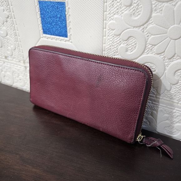 *Authentic Tory Burch zip around wallet - Picture 11 of 11